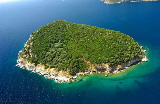 Ada Kuzey Yunanistan’da